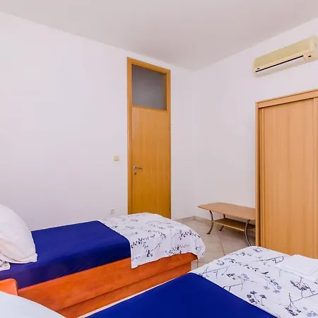 Alba *